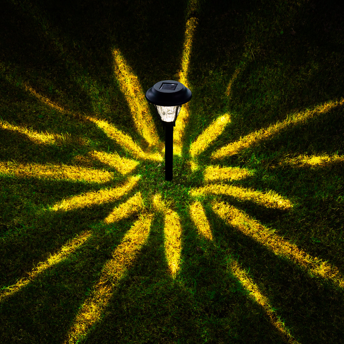 Gigalumi Fluted and Oiled Garden Solar Lights Set (6 Pack)